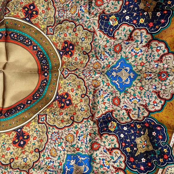 Metropolitan Museum of Art Silk Scarf - Picture 7 of 11